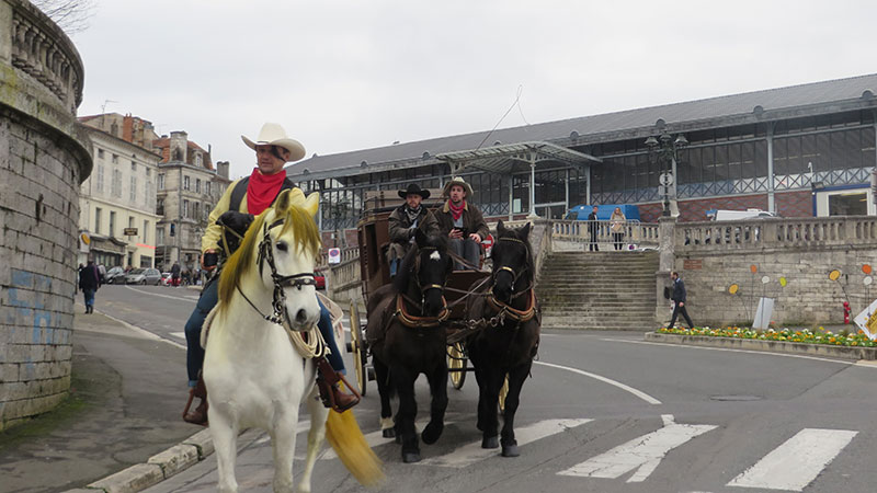 Angoulême 2016: Lucky Luke ließ sich hoch zu Pferd auch in der Stadt sehen