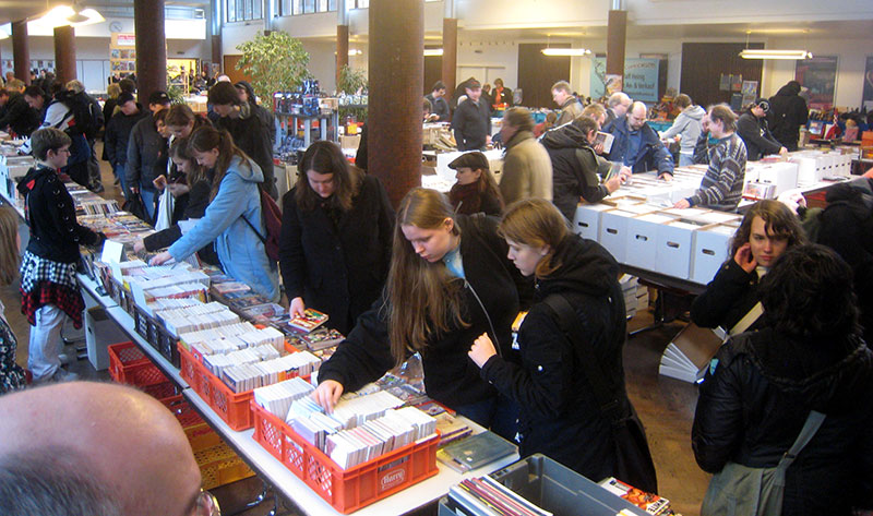 Bis 2008 fand die Comicbörse in Hamburg in den Räumen der Uni Mensa statt