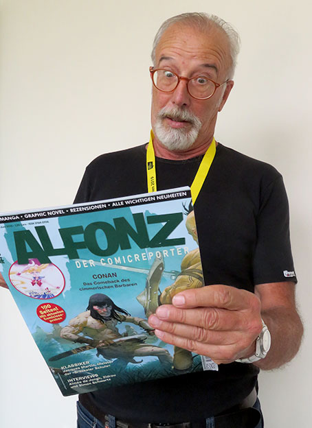 Giorgio Cavazzano liest ALFONZ. Foto © 2019 Edition Alfons