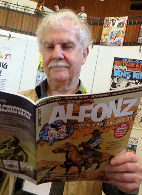 Hermann liest ALFONZ. Foto © 2017 Edition Alfons