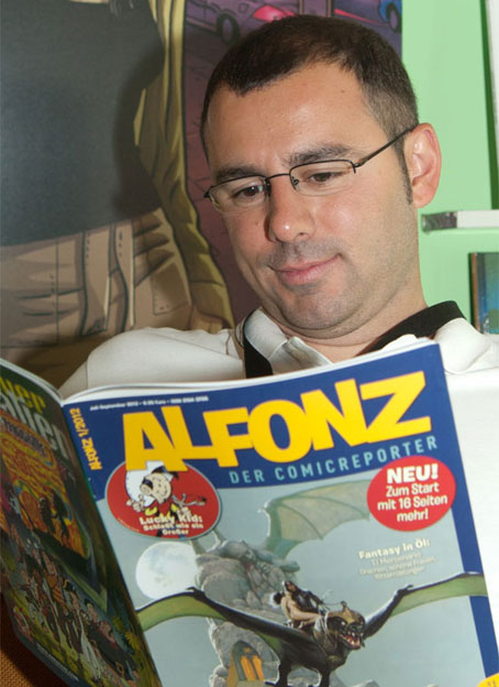 Mirko Piredda liest ALFONZ! Foto © 2012 Uwe Zimmermann