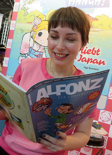 Inga Steinmetz liest ALFONZ. Foto © 2017 Edition Alfons